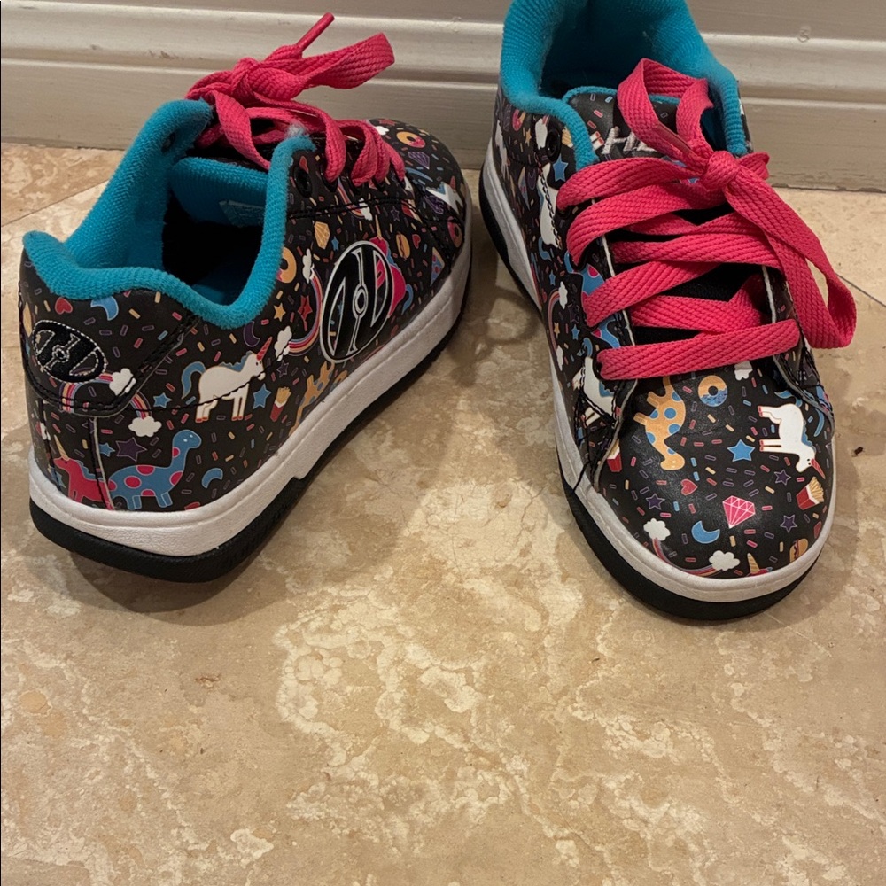 Kids Unicorn Print Heelys Sneakers with Pink Laces